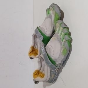 Vibrant five fingers slip on size 41/9.5-10